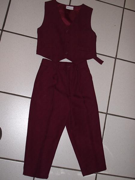 COSTUME